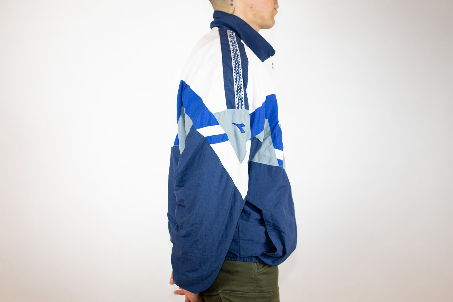VINTAGE DIADORA ADAWN COLLECTION WHITE BLUE GREY SPRAY JACKET (XXXL)