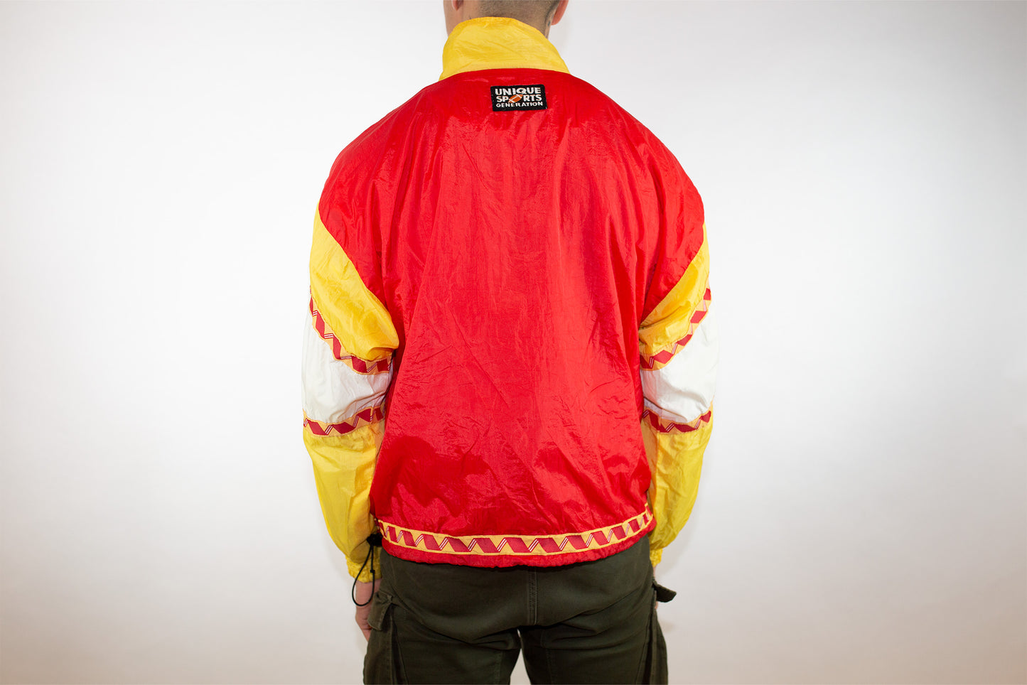 VINTAGE UNIQUE SPORTS GENERATION RED/ YELLOW KANSAS CITY CHIEFS SPRAY JACKET (M)