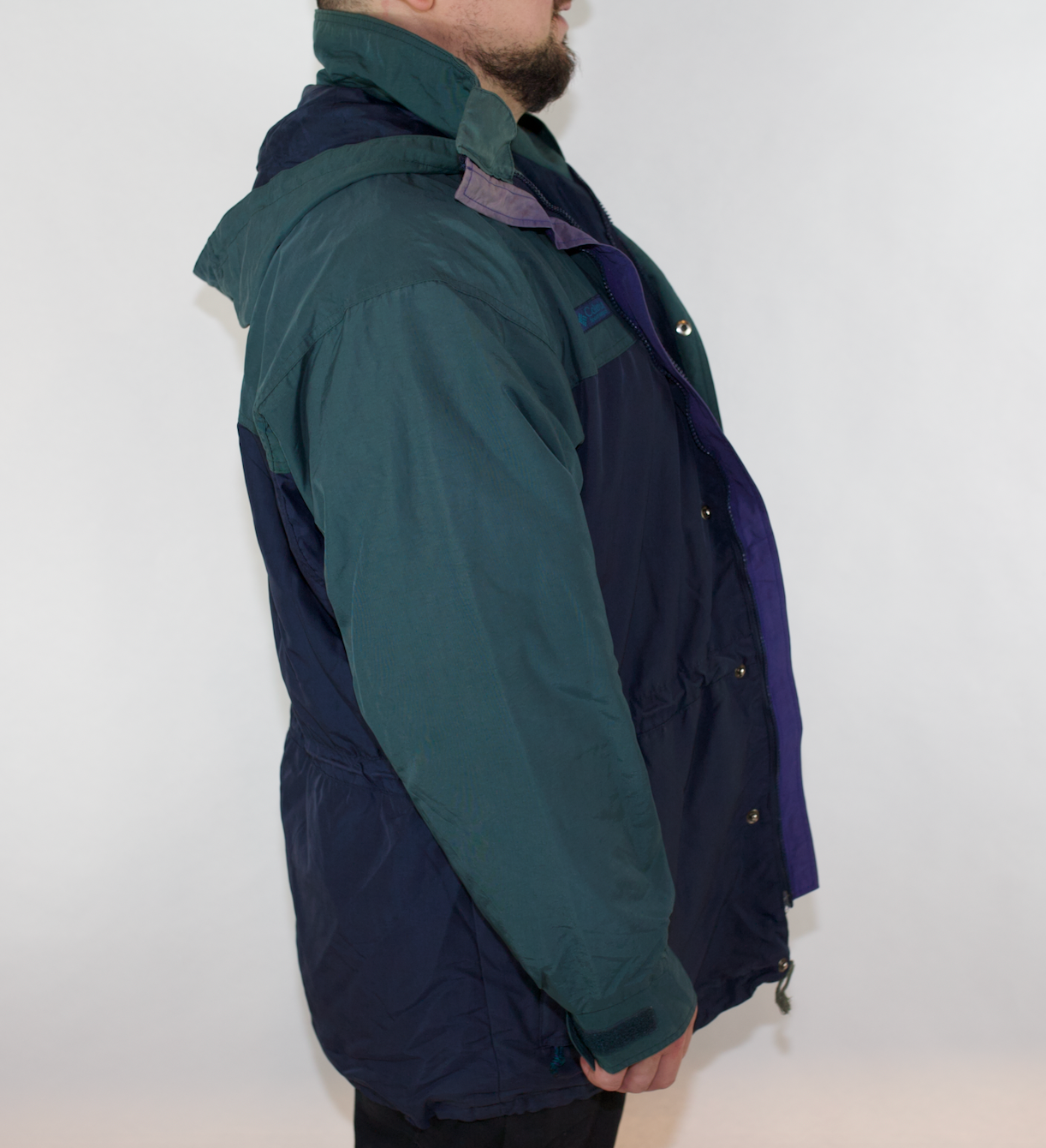 VINTAGE COLUMBIA SPORTSWEAR NAVY BLUE JACKET (TAG FADED - FITS M-L)